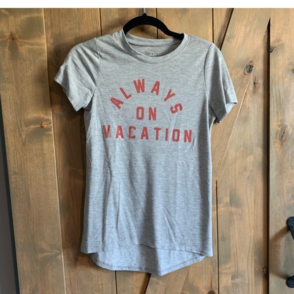 Always on Vacation t-shirt by Zoe and Liv graphic tee. Size XL - Picture 2 of 5